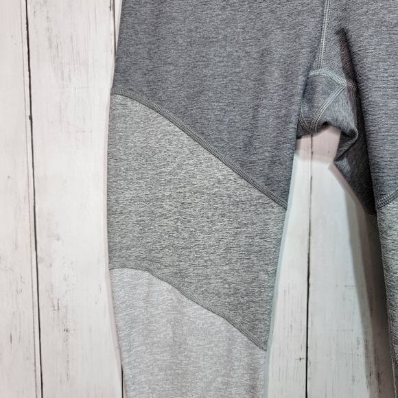 Outdoor Voices Women's Gray Tri-Tone Colorblock Springs 7/8 Leggings Size Small. - Picture 4 of 8